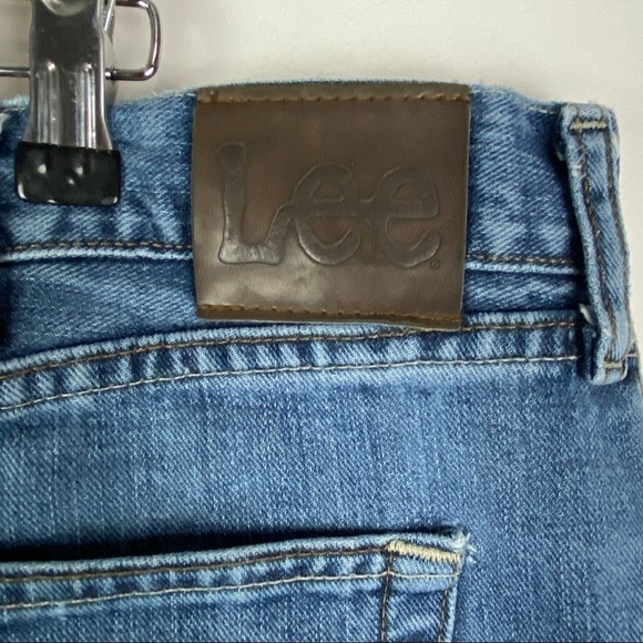 Lee Relaxed Fit Straight Leg Denim Jeans Men's 42 x 32 Medium Blue Frayed Hem - Picture 7 of 9